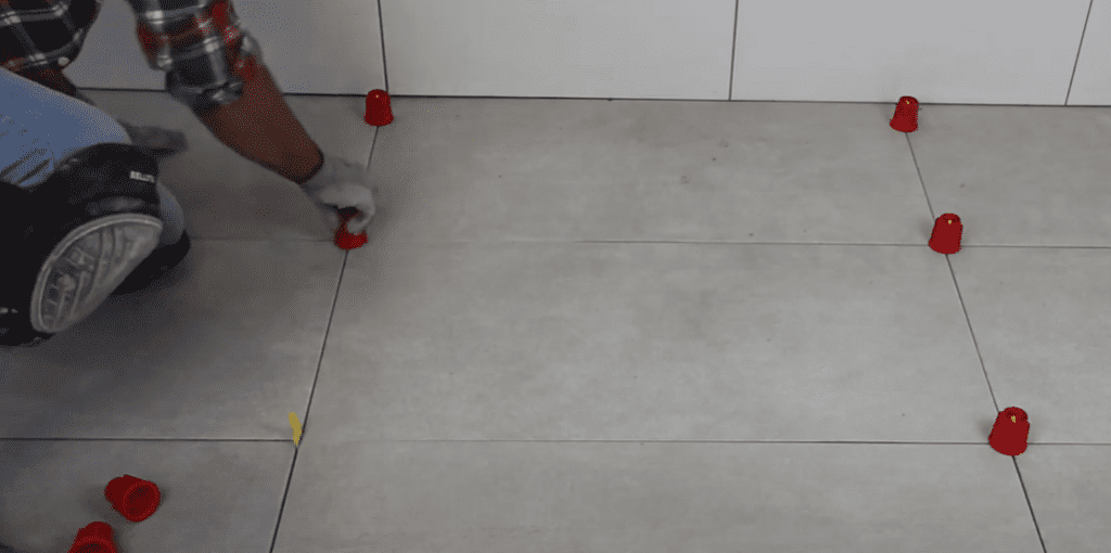 sistema-push level bellota en pavimento